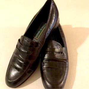 Ladies Cole Haan brown croc embossed loafers. Size 91/2 B excellent condition